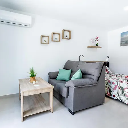 1 Charming In Americas *