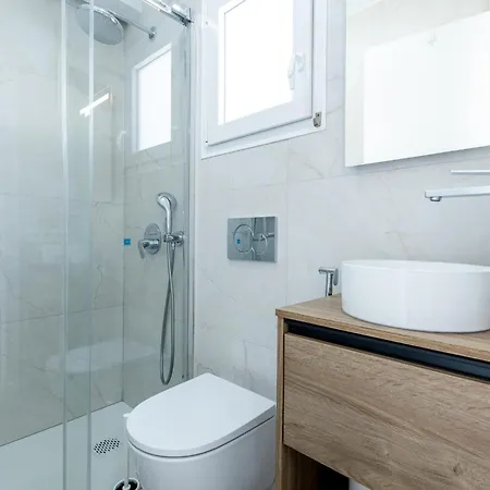 1 Charming In Americas *