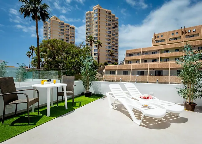 1 Charming In Americas